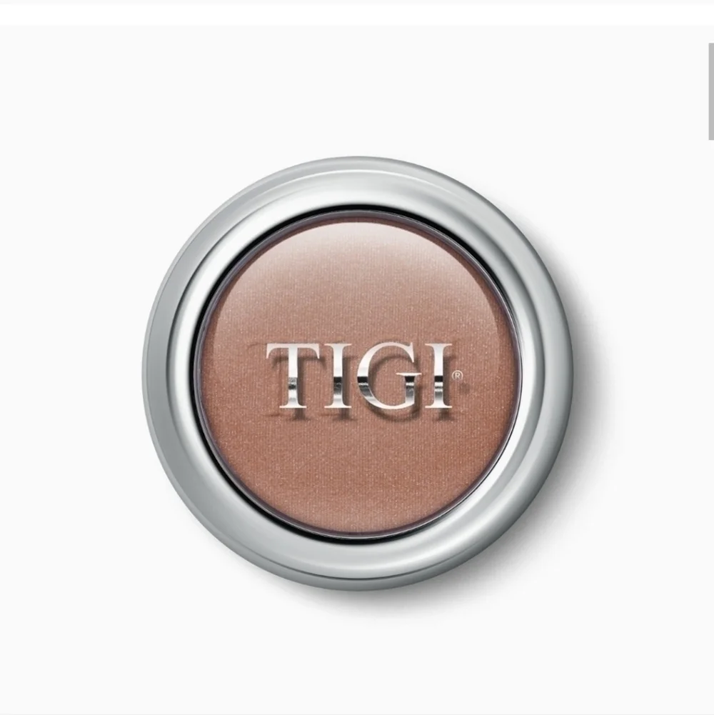 LAST ONE ❤️ TIGI bronzer shade gorgeous